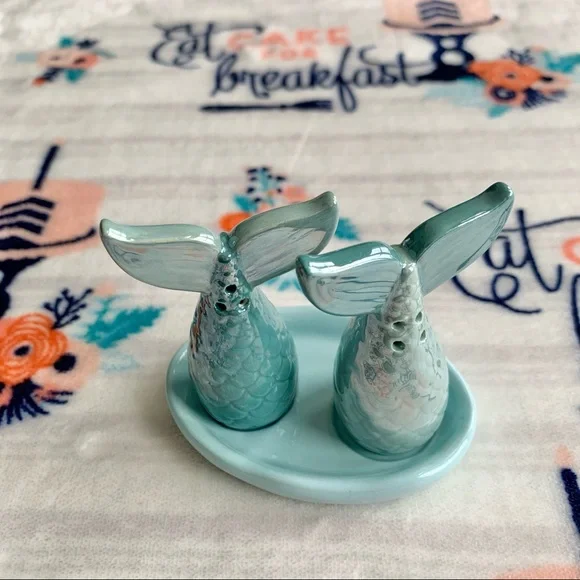 🧜🏻♀️ Nautical Coastal Teal Mermaid Fin S & P Shakers - Picture 3 of 7